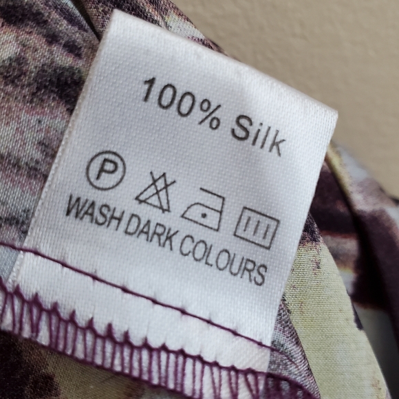 MaxMara 100% Silk Dress with Tie bow front with wine color contrast, - Picture 11 of 12